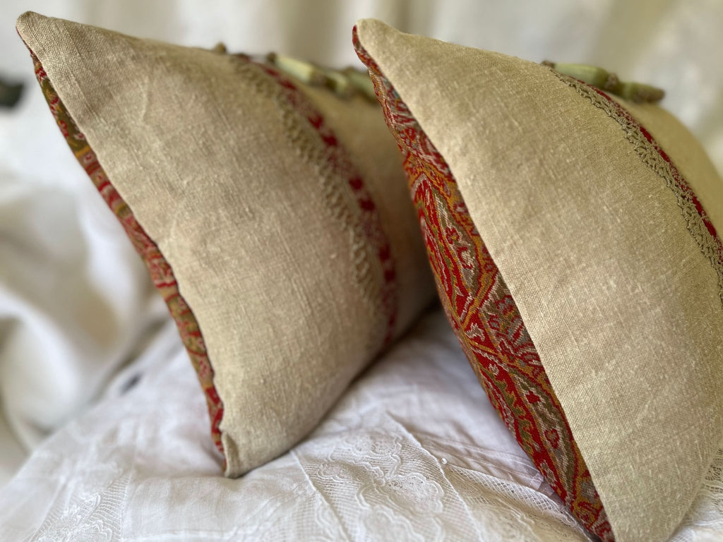 The Necklace Cushion - Chanvre, Soie, et cetera